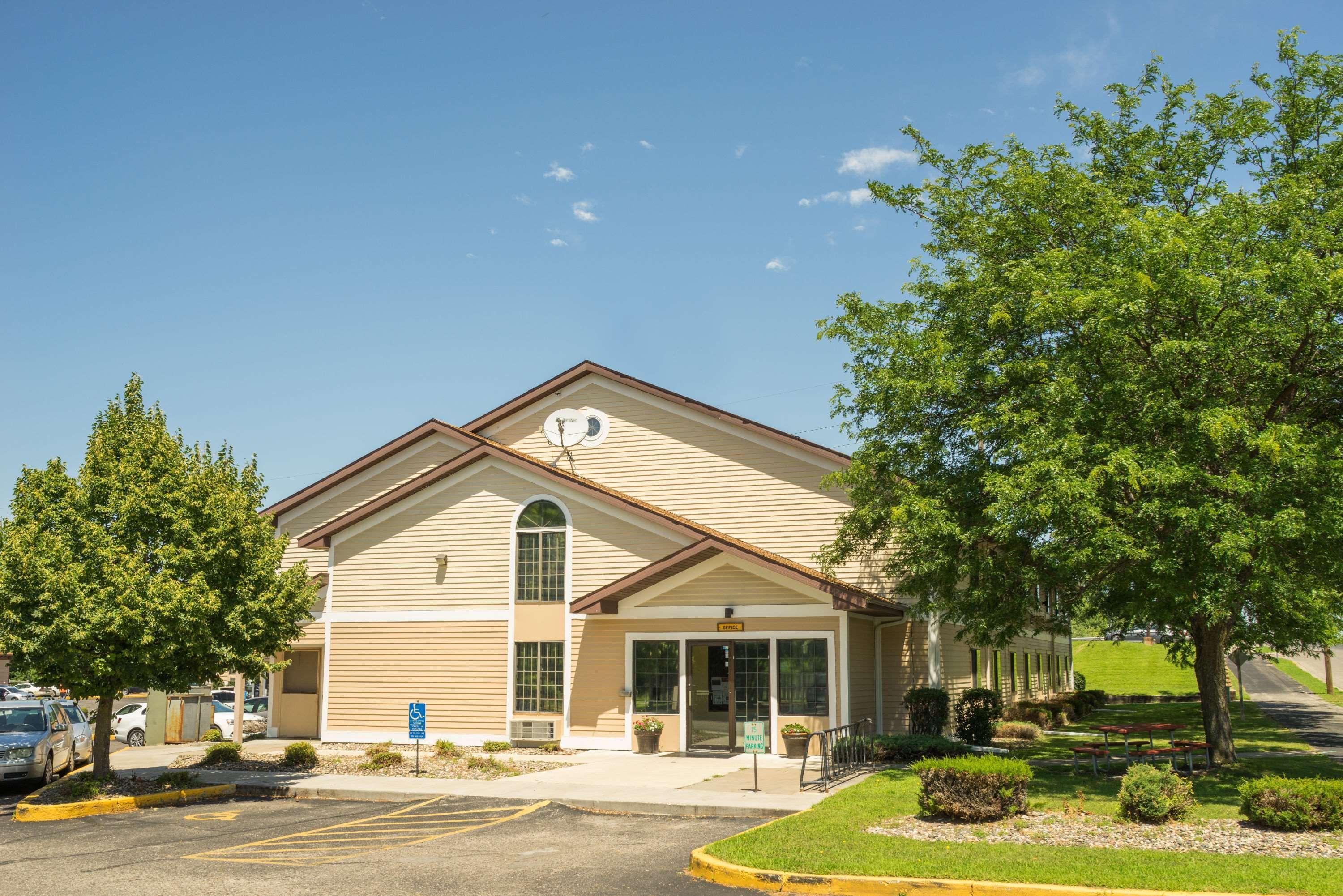 Hotel Super 8 By Wyndham Red Wing Extérieur photo